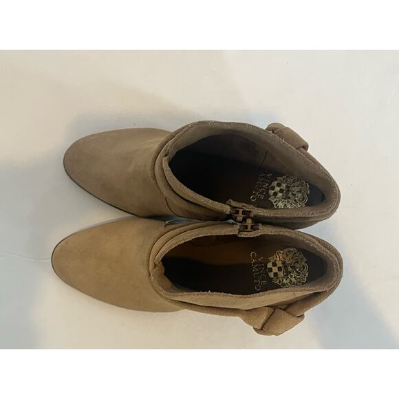 NWT Vince Camuto Fianna Tan Suede Tassel Heeled Ankle Boot‎ Size 10 - Picture 5 of 8